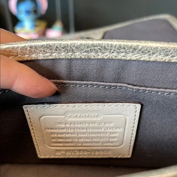 Coach turnlock legacy crossbody bag - Picture 11 of 15